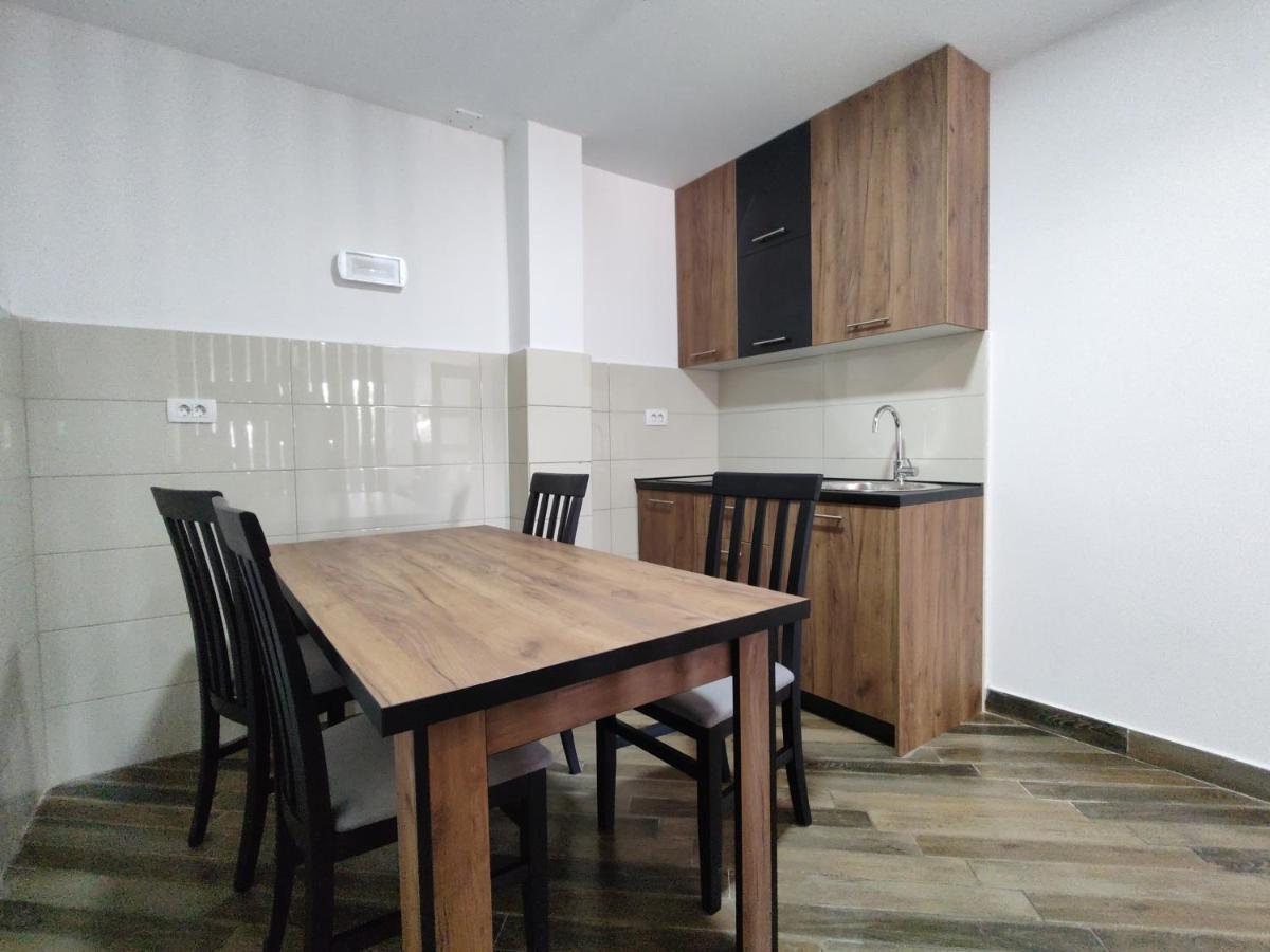 Apartments & Restaurant Pirlitor Žabljak Buitenkant foto